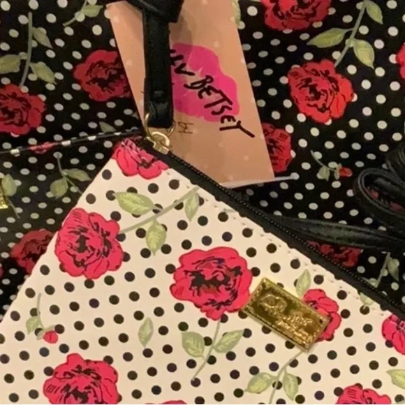 Betsey Johnson Weekender Bag and Crossbody Bag set NWT - Picture 12 of 16